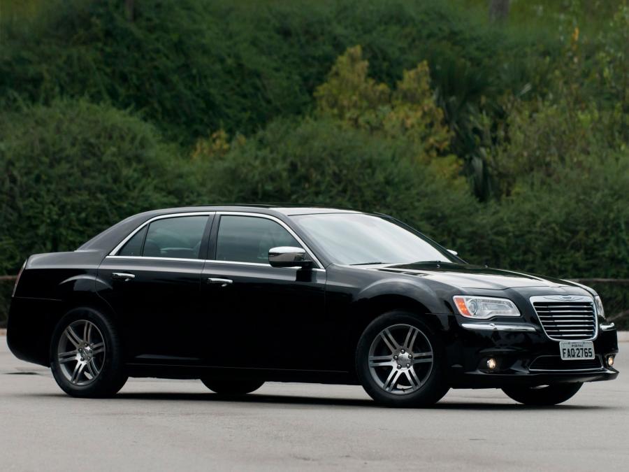  Chrysler 300C 2012 года  (фото 14 из 16)